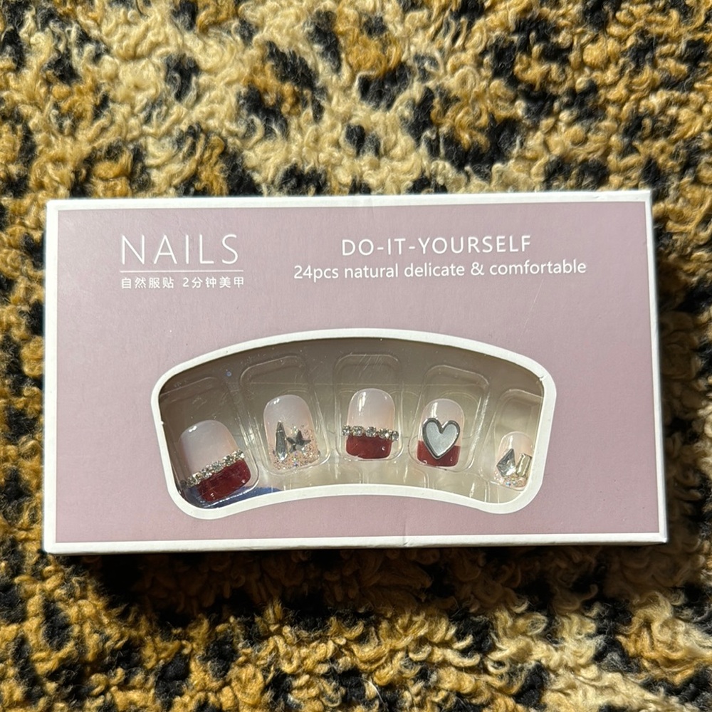 NAILS Do-It-Yourself Kit - Red and Silver hearts and stars ⭐️ red French tip